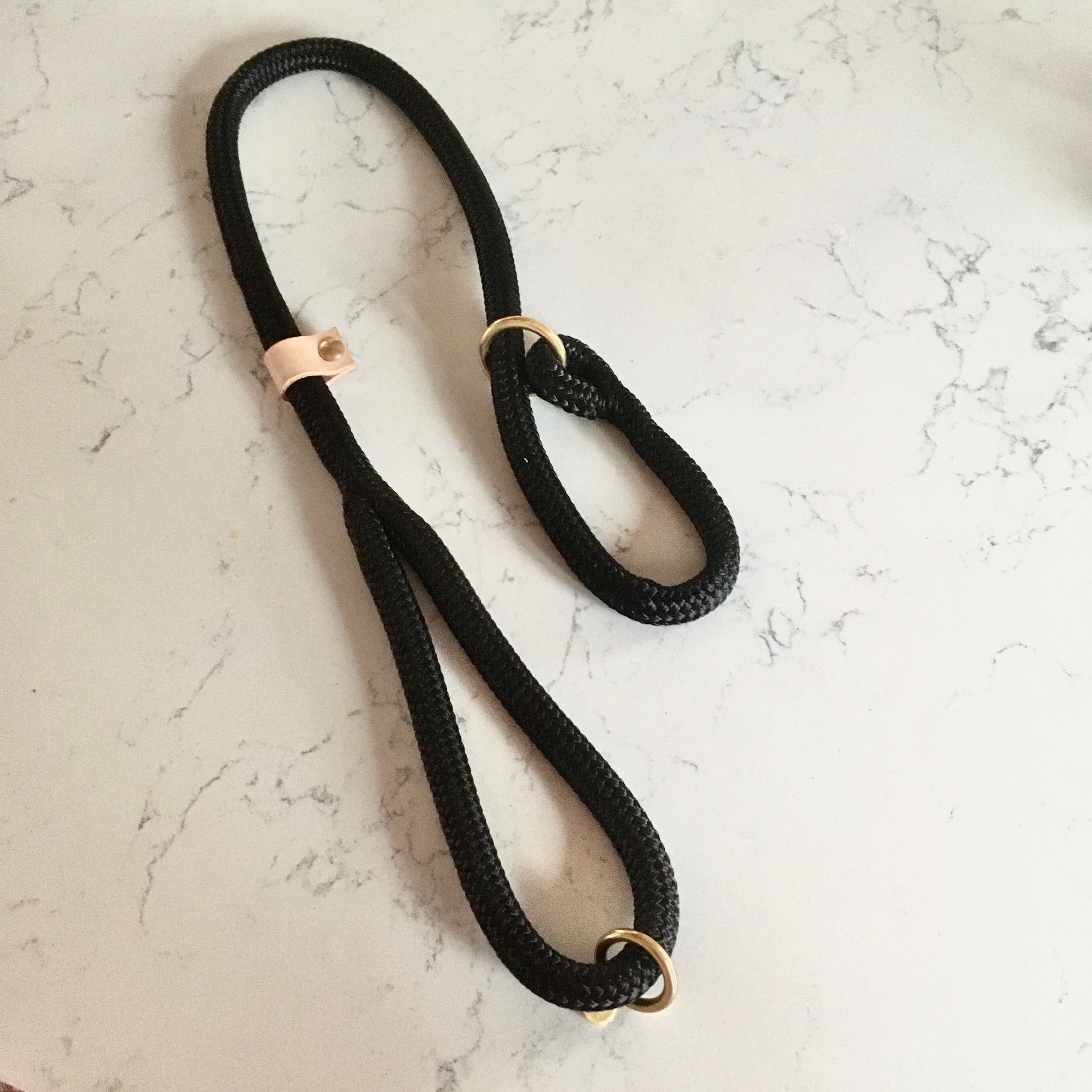 Oonalfie Chunky rope slip lead in 14mm marine-grade rope with solid brass stop hardware