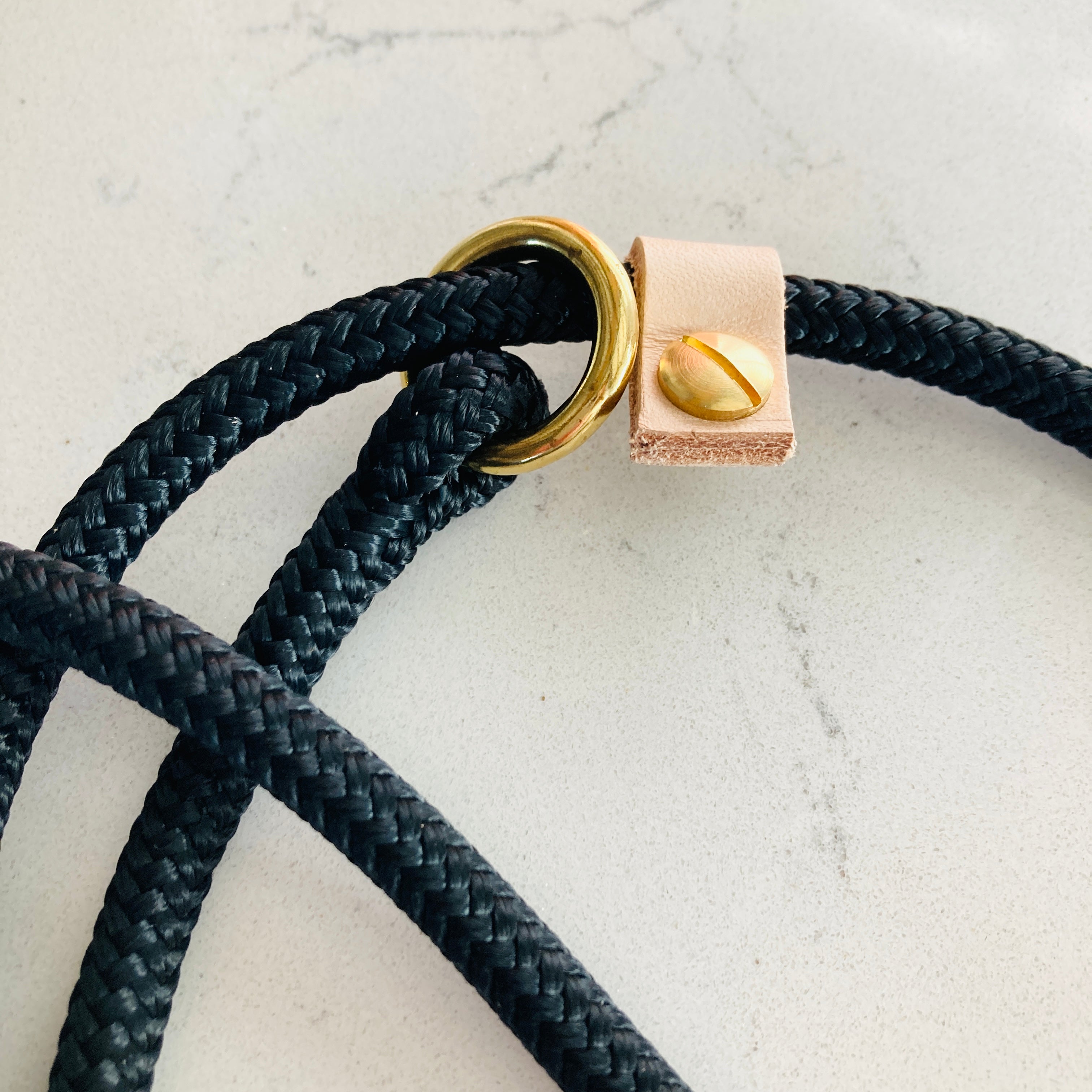 Oonalfie figure of eight slip lead in luxury gift box with black ribbon