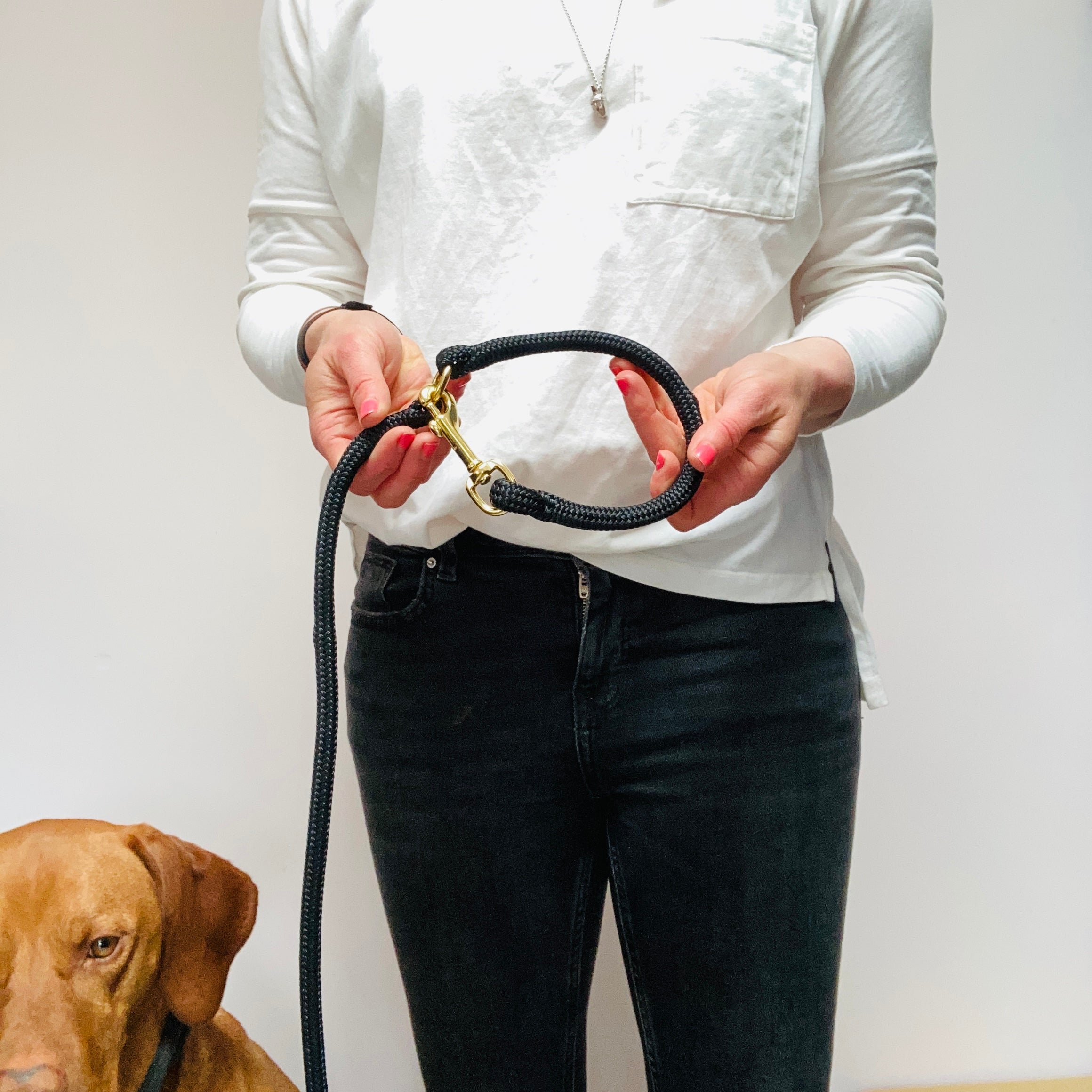 Oonalfie Multiway training lead in eco-friendly packaging with drawstring pouch