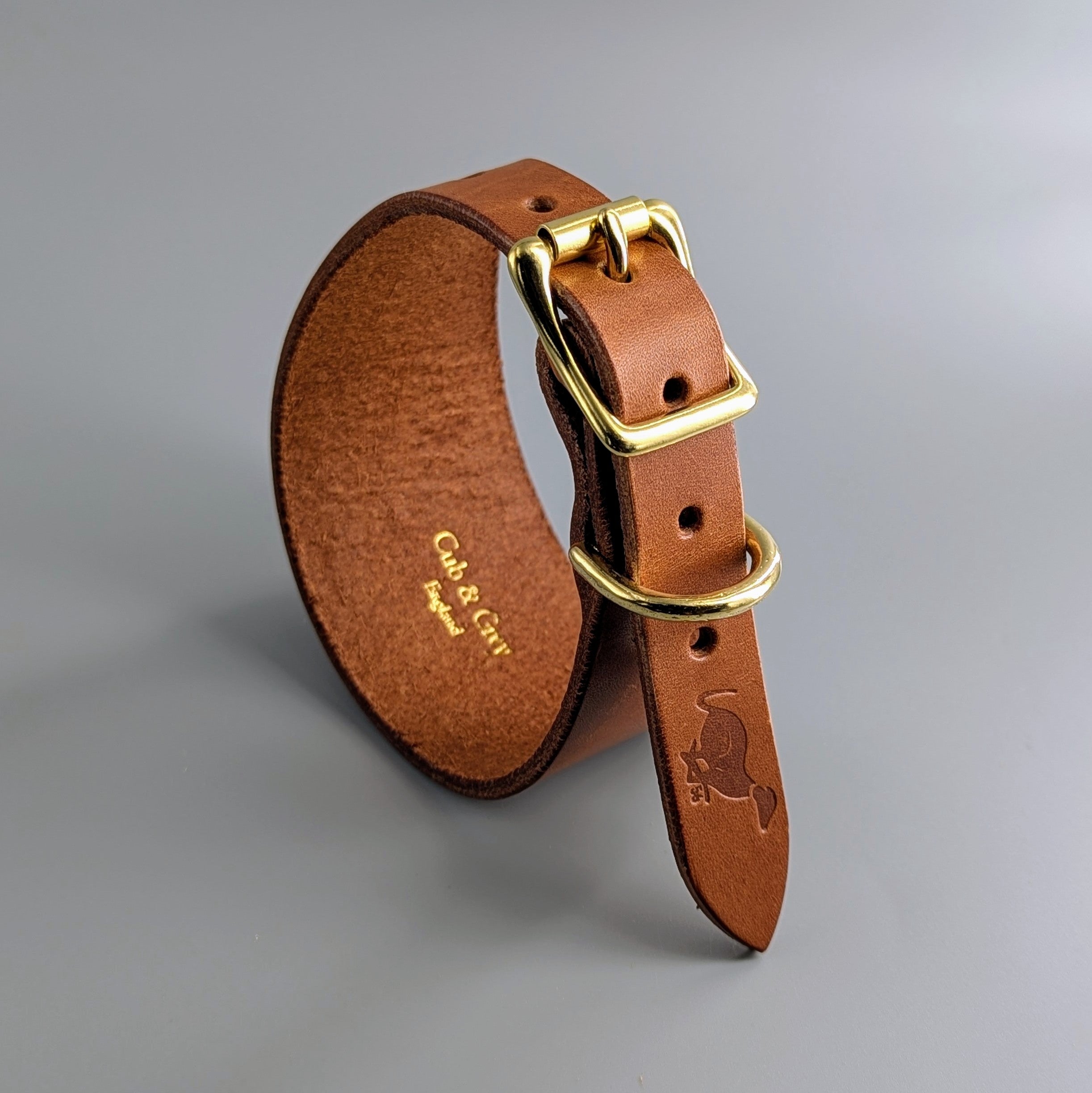 Detail view of handmade XL Atticus dog collar in premium Sedgwick British leather