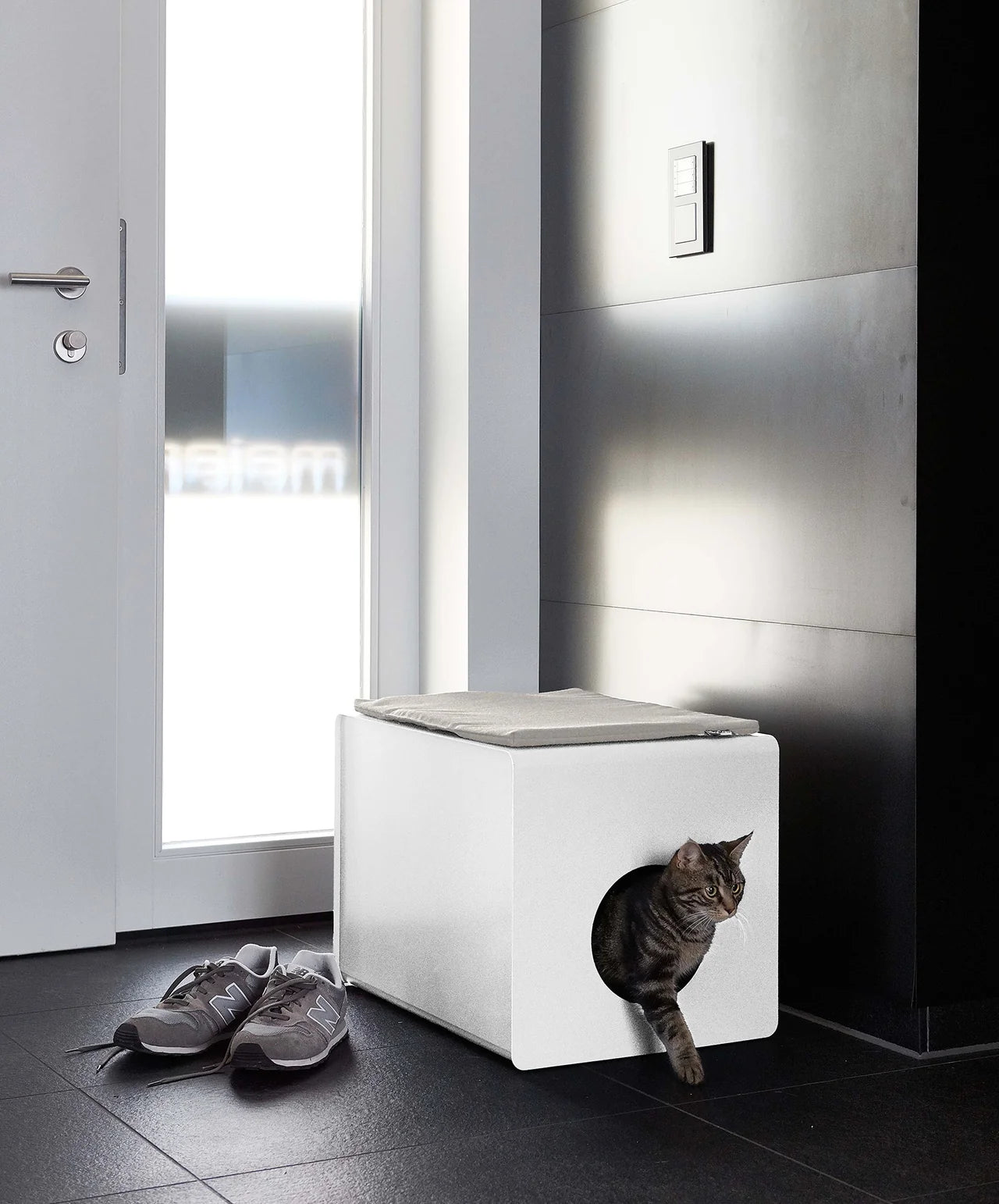 MiaCara Sito seating cushion cat furniture accessory - in white
