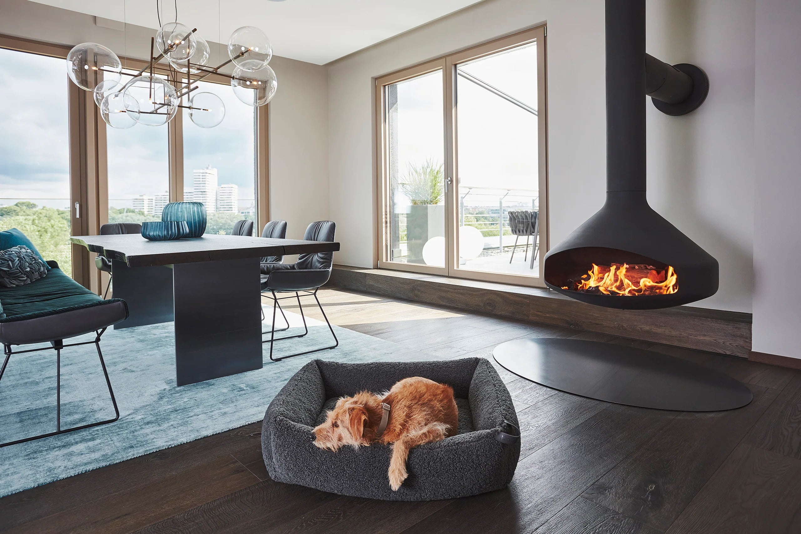 Creating a Cat Paradise: Essential Furniture for Modern Feline Homes