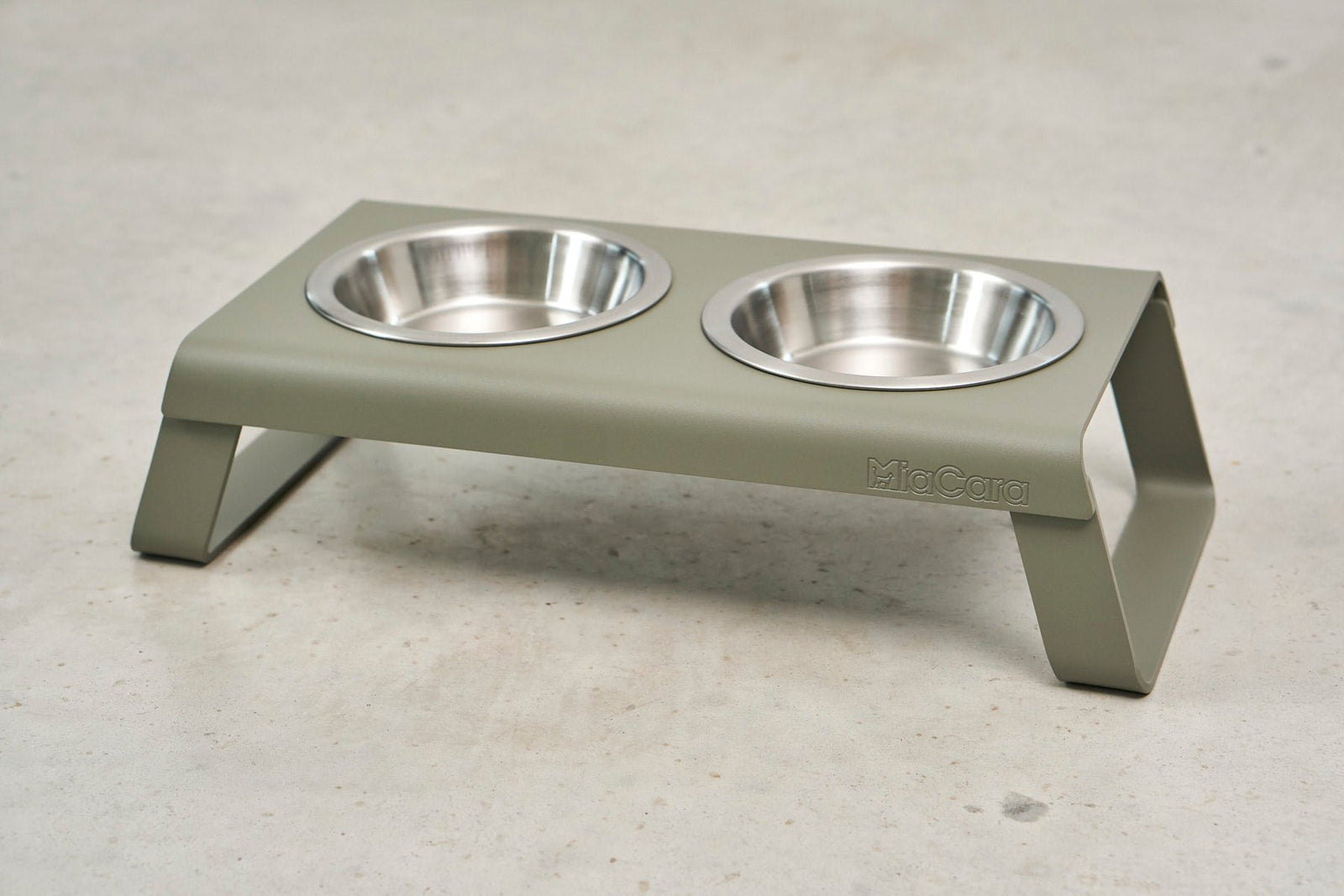 Cat Bowls & Feeders