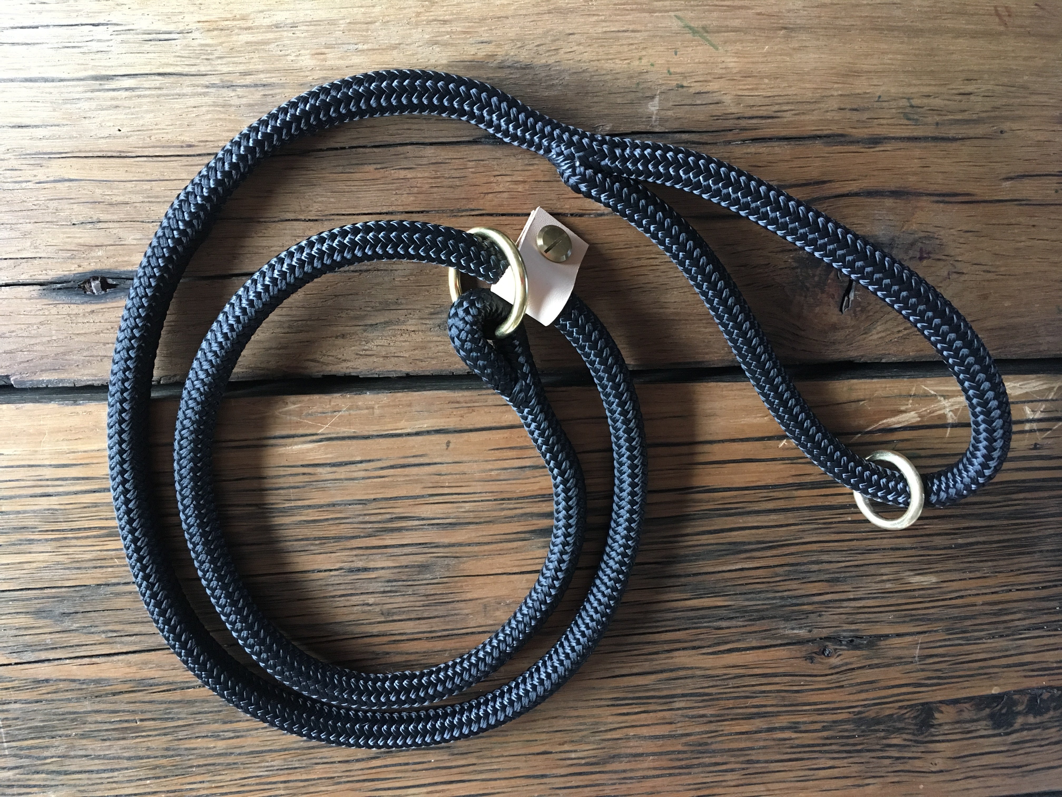 Classic rope slip lead by Oonalfie showing looped design and marine-grade rope construction