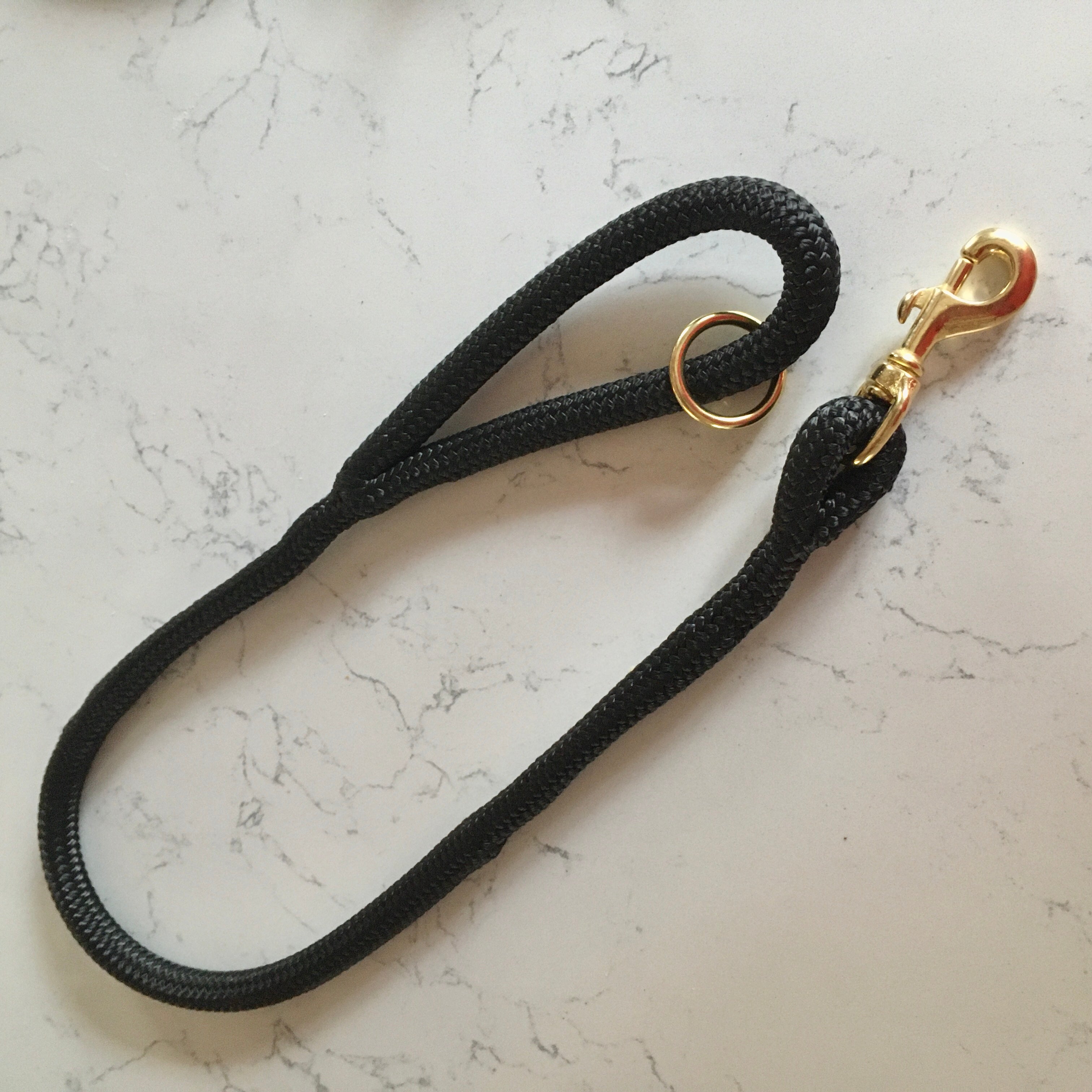 Oonalfie Chunky clip rope dog lead in 14mm marine-grade rope with solid brass trigger hook