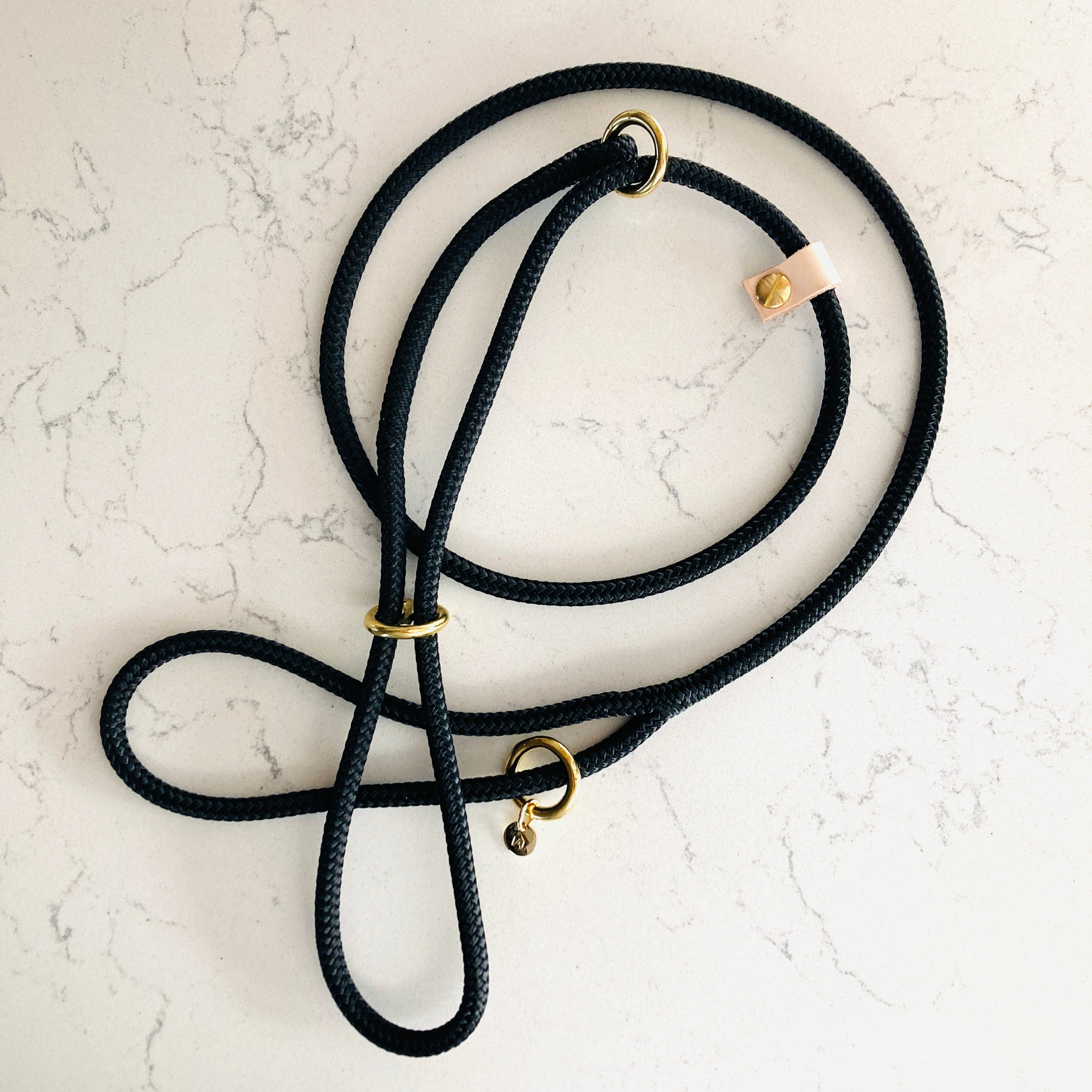 Oonalfie Figure of Eight slip lead in marine-grade rope with solid brass hardware and dual loop design