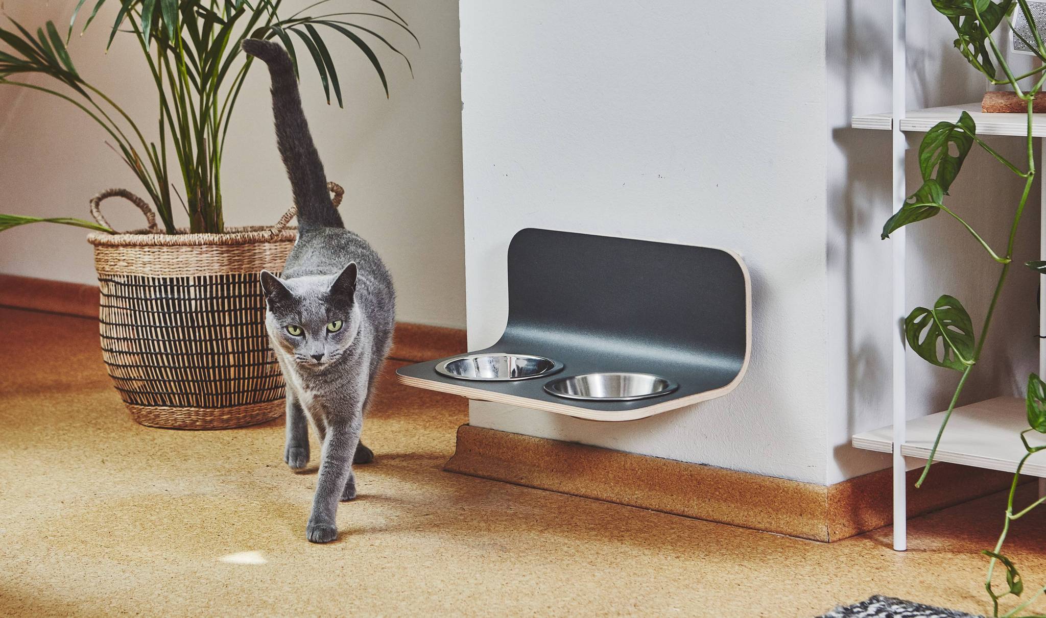 Detail view of MiaCara Arco elevated cat feeder showing German design craftsmanship