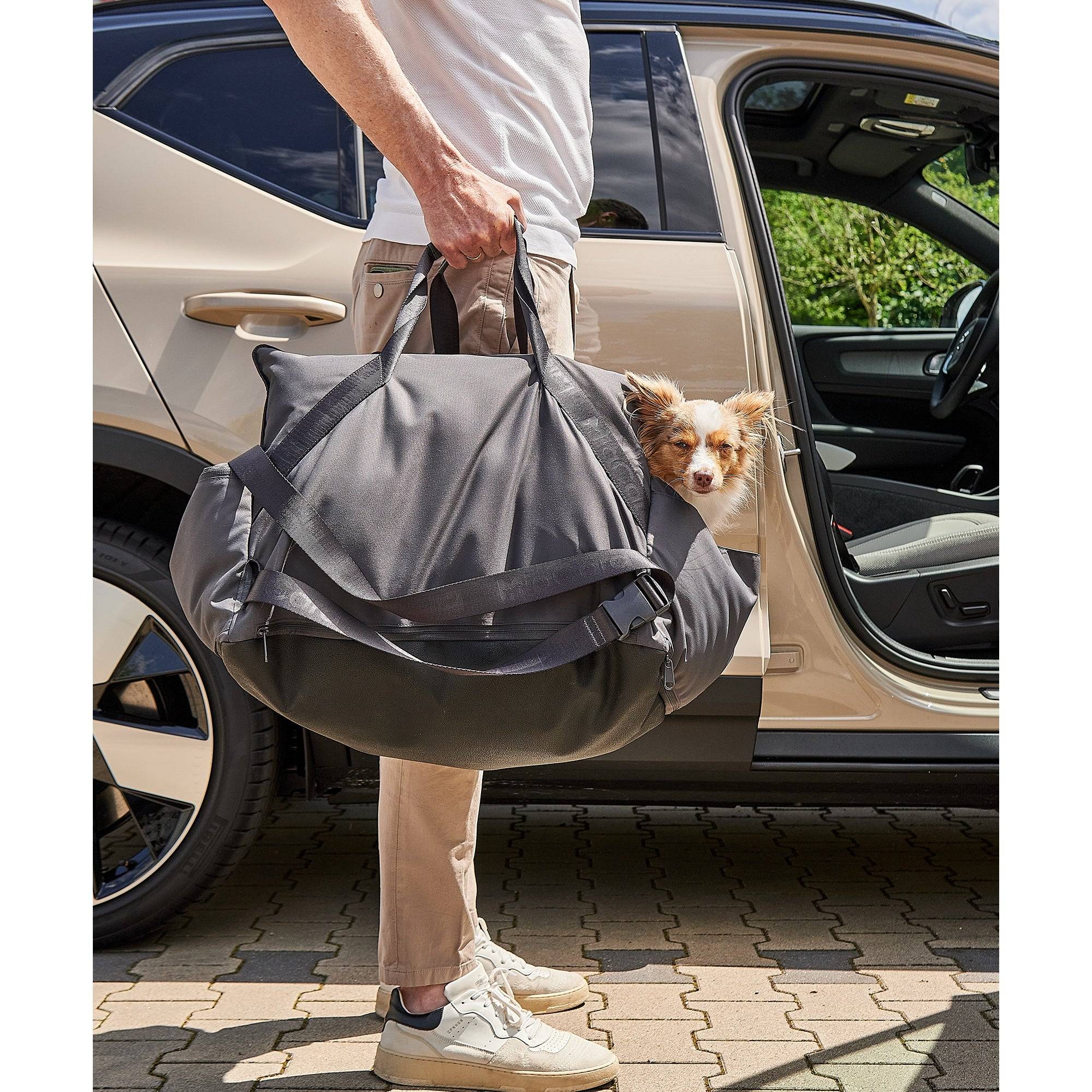 MiaCara Viaggio designer travel dog bed detail view - German minimalist design